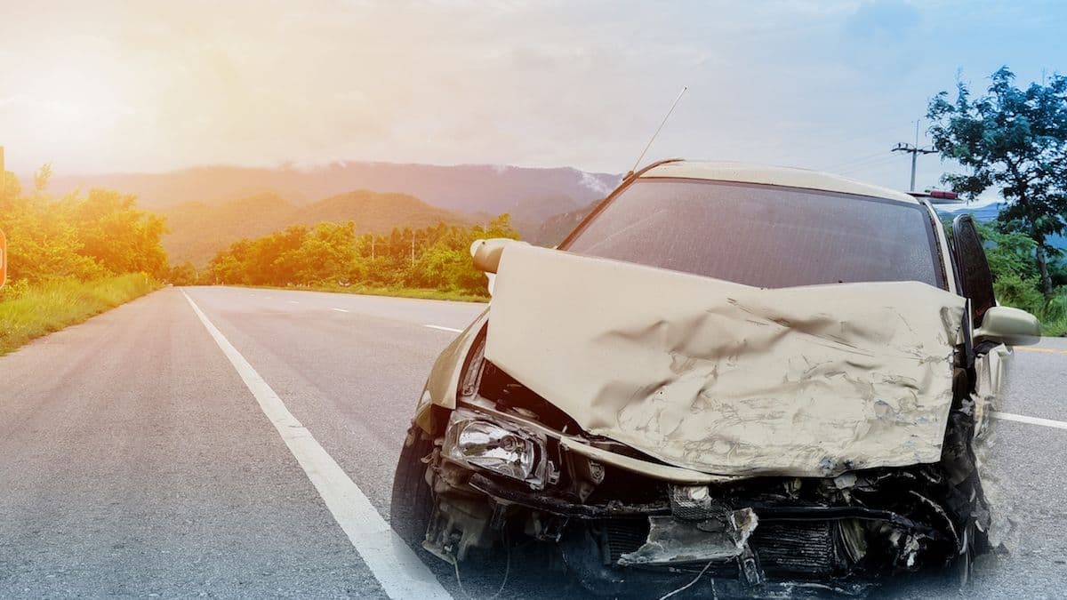 16:9crop damaged car crash wreck