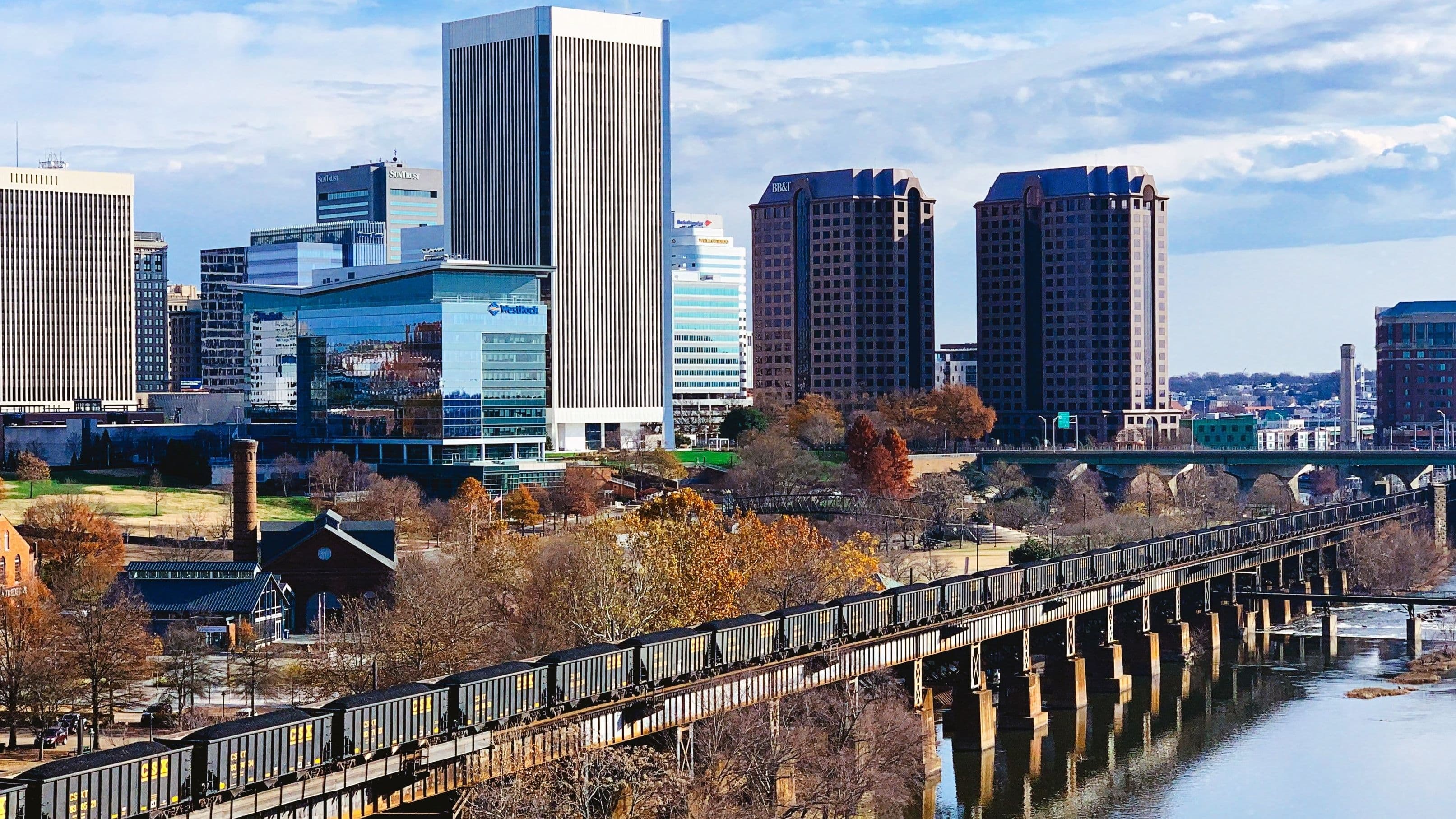 16:9 Richmond, Virginia (Stephen Poore/Unsplash)