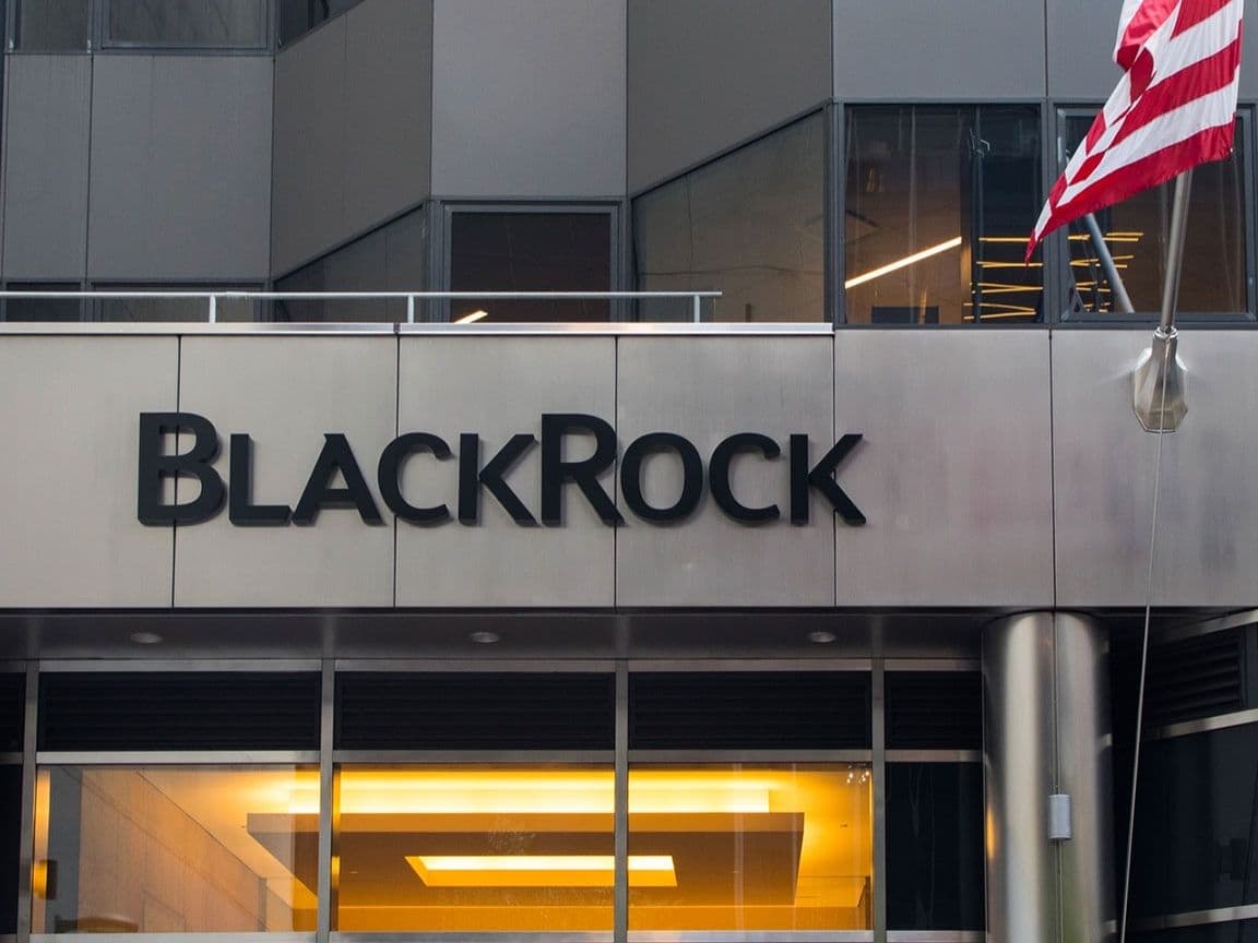 CDCROP: BlackRock headquarters (Shutterstock)