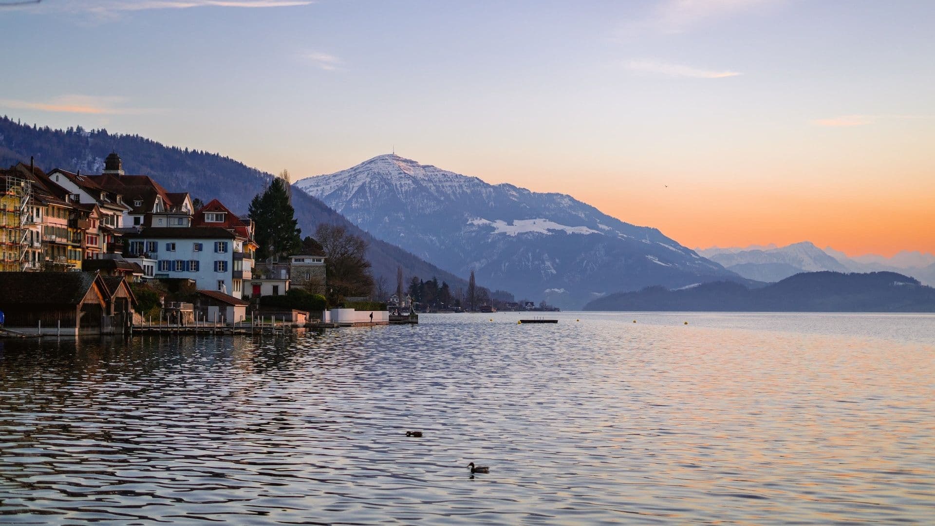 16:9 Zug, Switzerland - Crypto Hubs 2023 (Louis Droege/Unsplash)