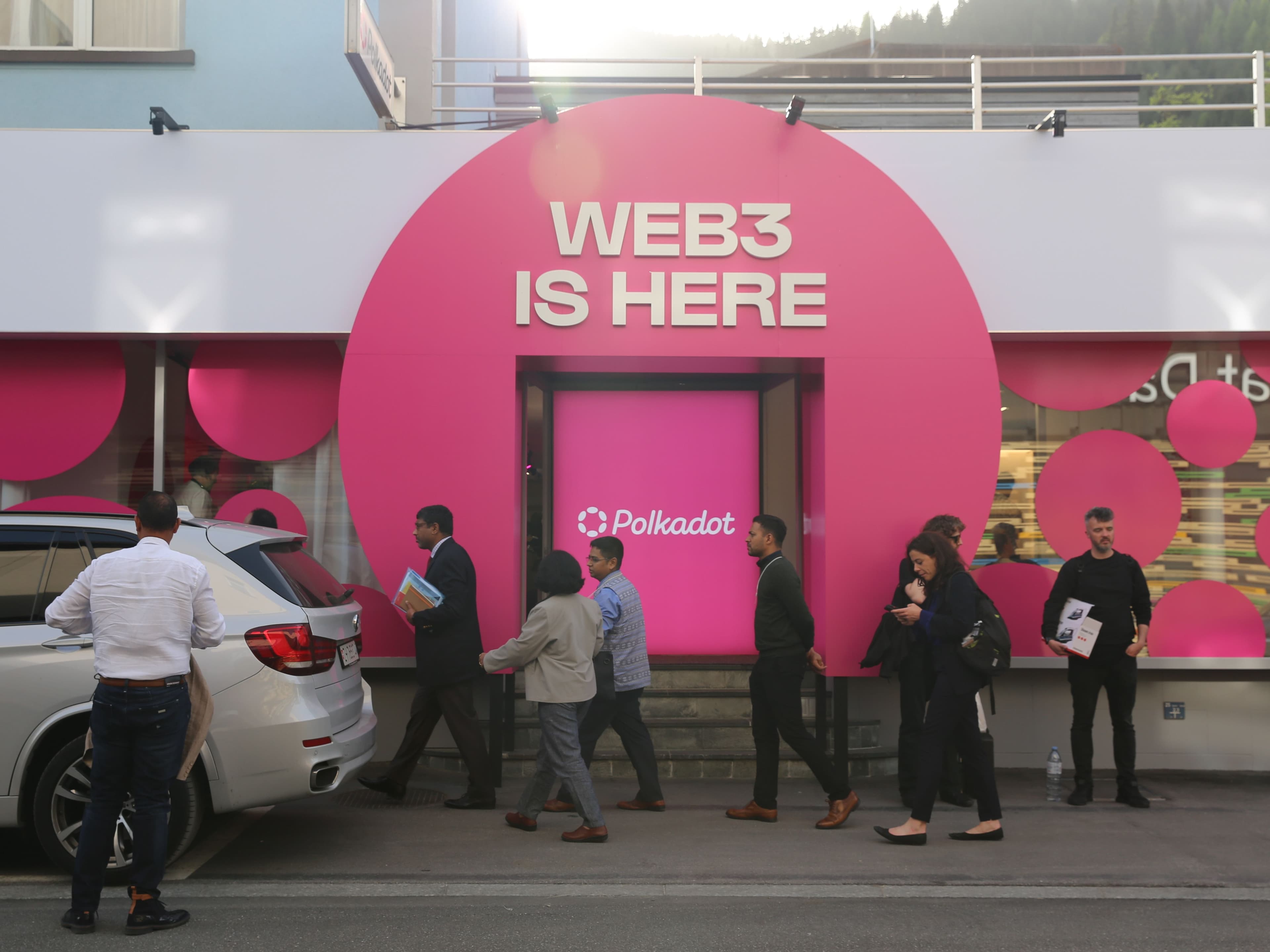 The Polkadot pavilion on the Promenade at the World Economic Forum in Davos, Switzerland (Sandali Handagama/CoinDesk)