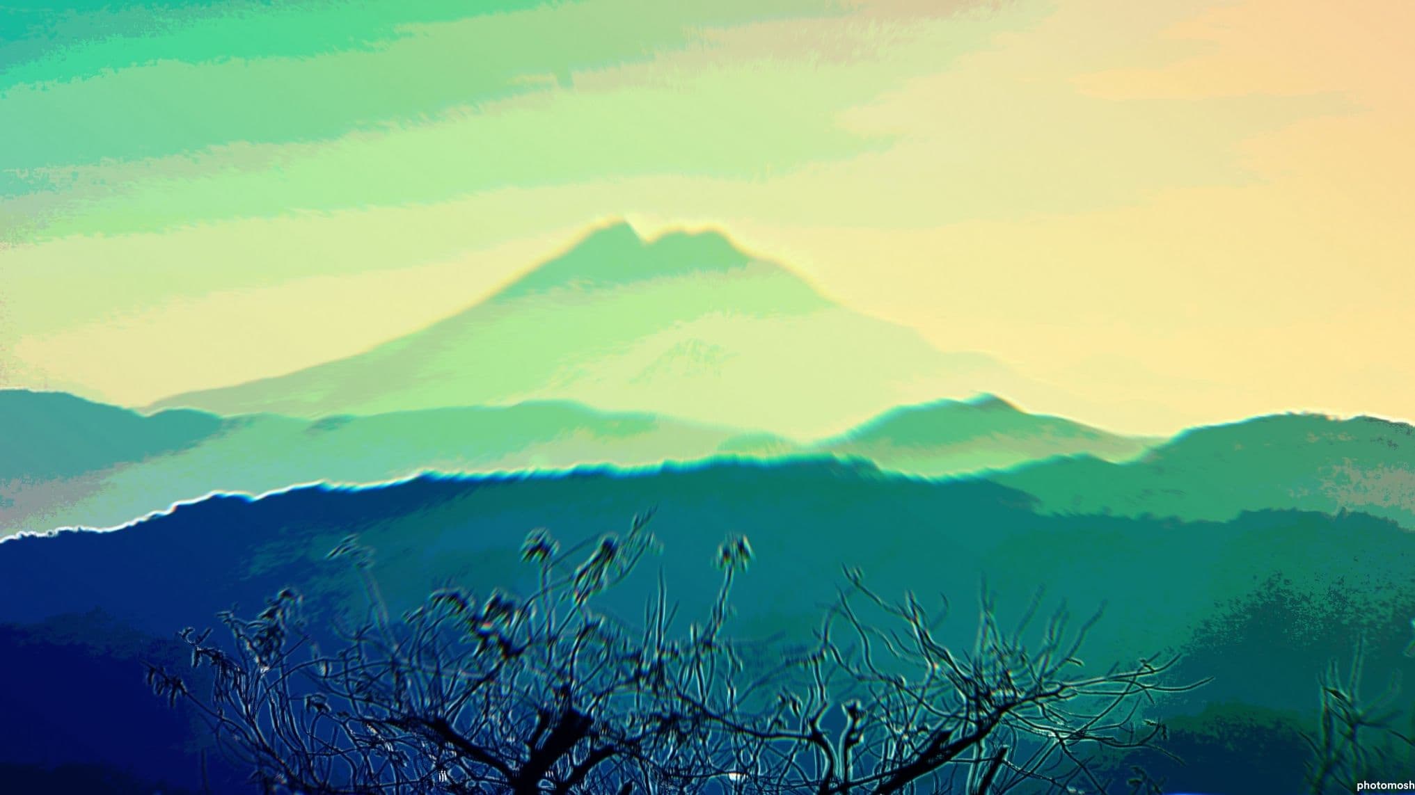 16:9 CROP view of a volcano from San Salvador, El Salvador bukele nayib (Oswaldo Martinez/Unsplash, modified by CoinDesk)