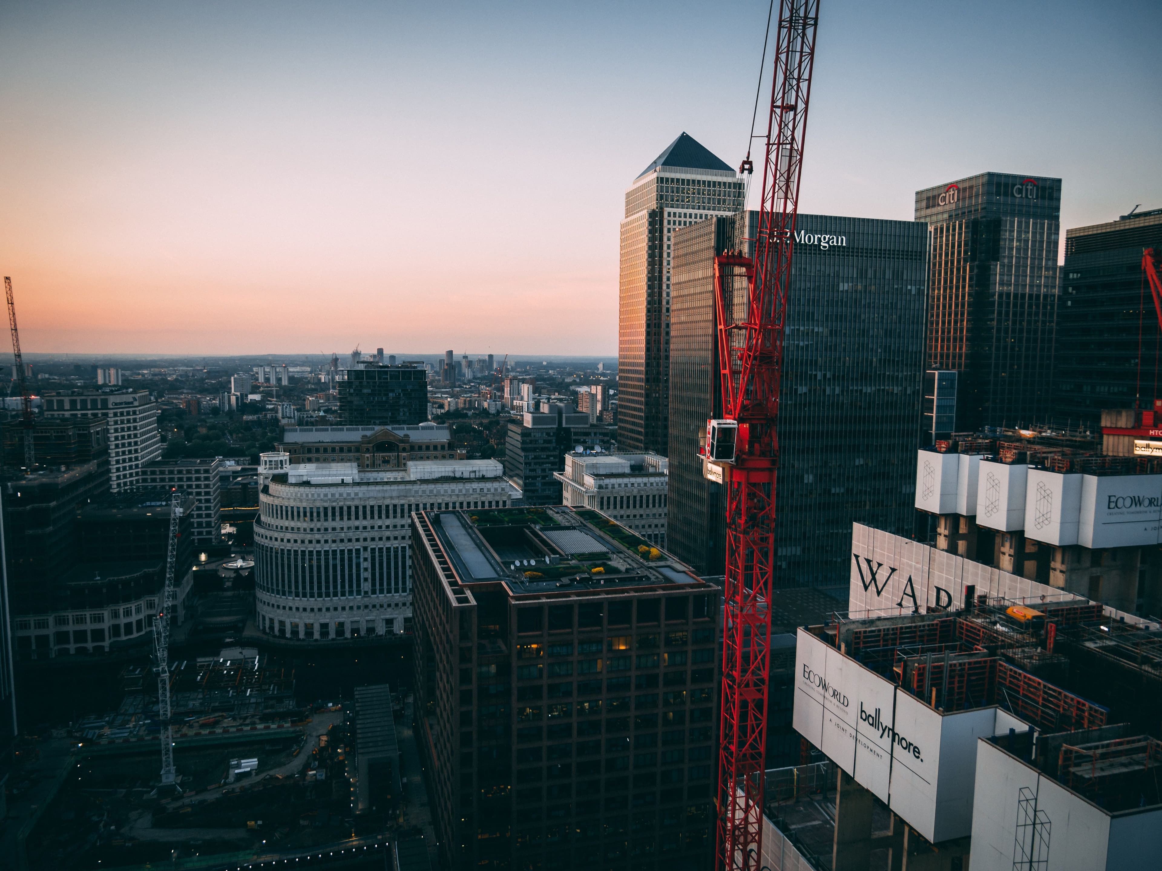 JP Morgan office (Matthew Foulds/Unsplash)