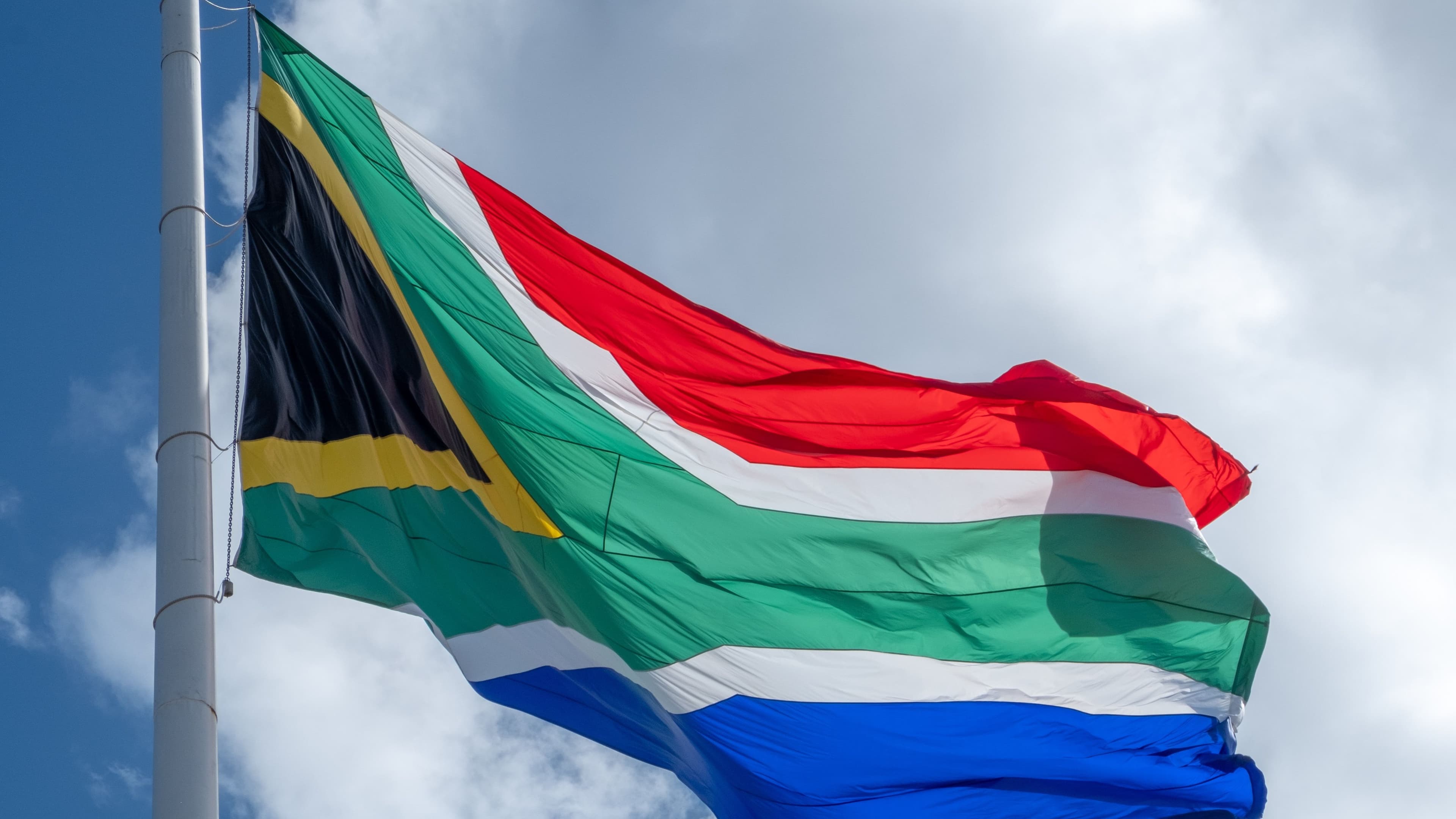 16:9 South Africa Flag (Den Harrson/Unsplash)