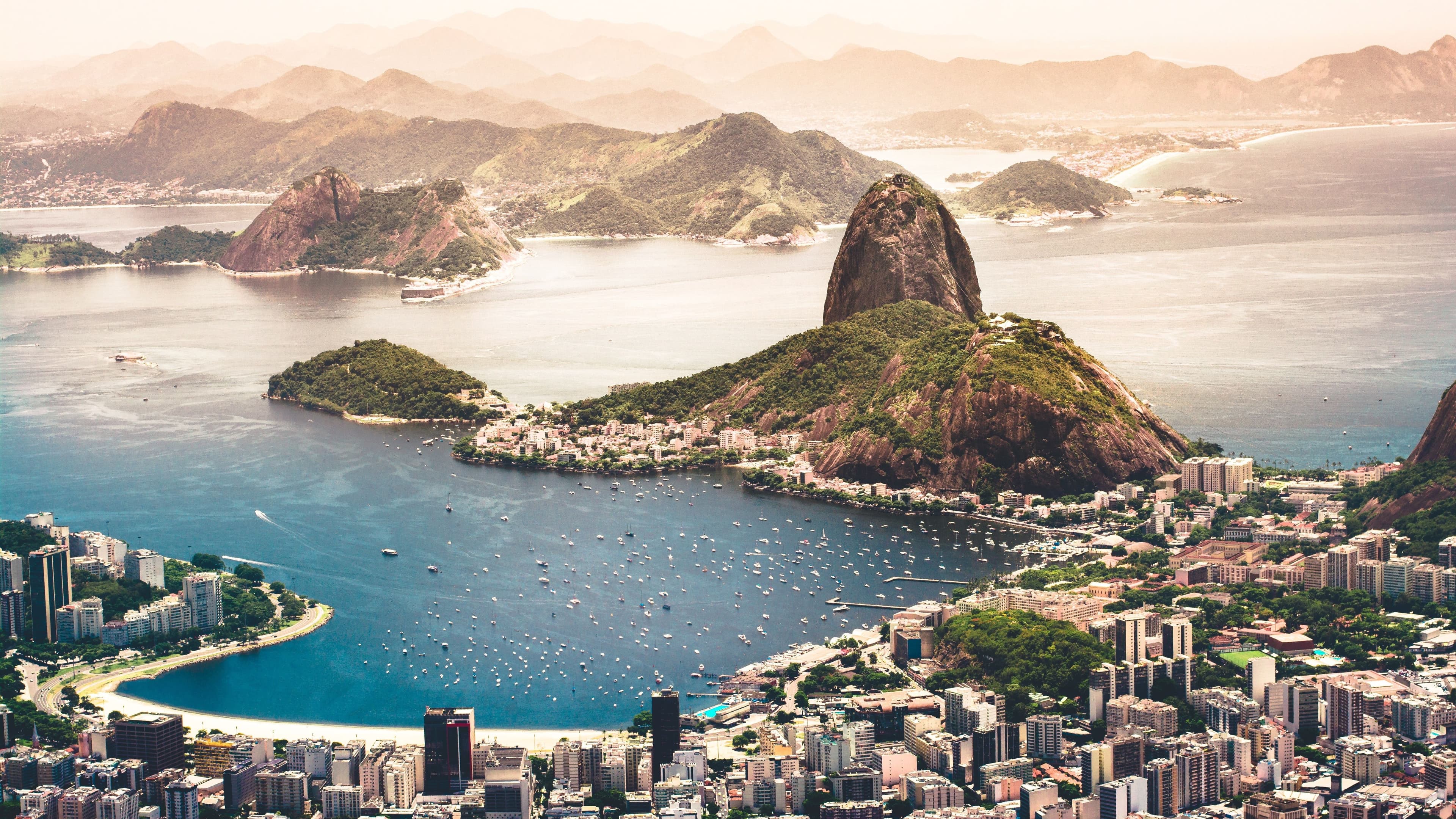 16:9 crop Brazil (Agustin Diaz Gargiulo / Unsplash)