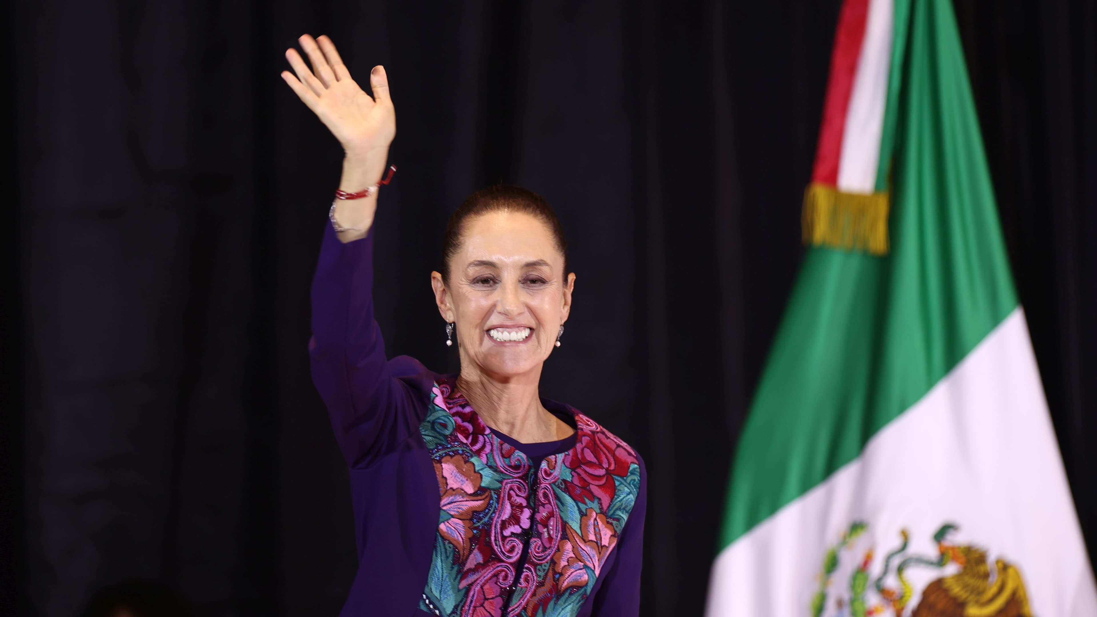 16:9 crop mexican president Claudia Sheinbaum