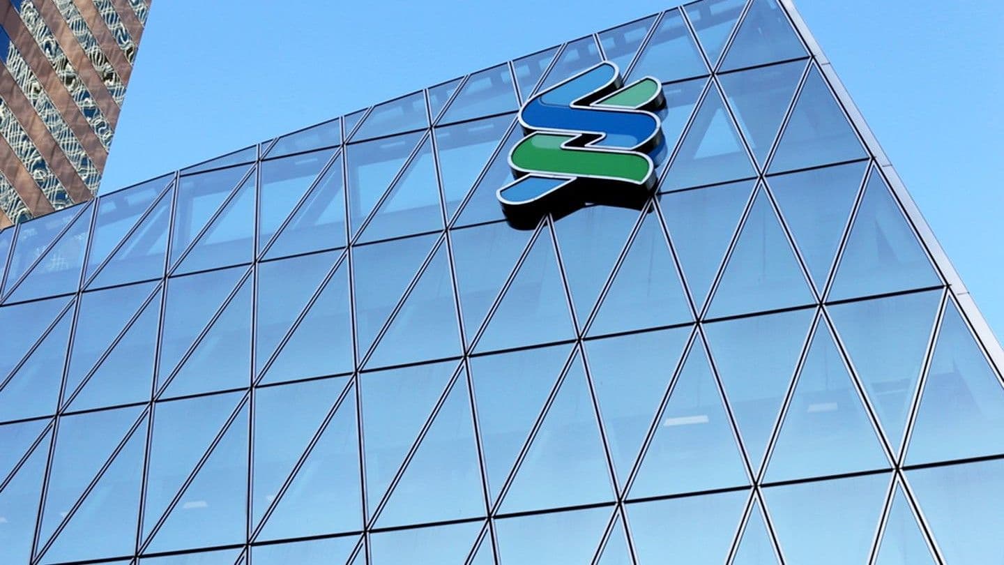 16:9 Standard Chartered (Shutterstock)