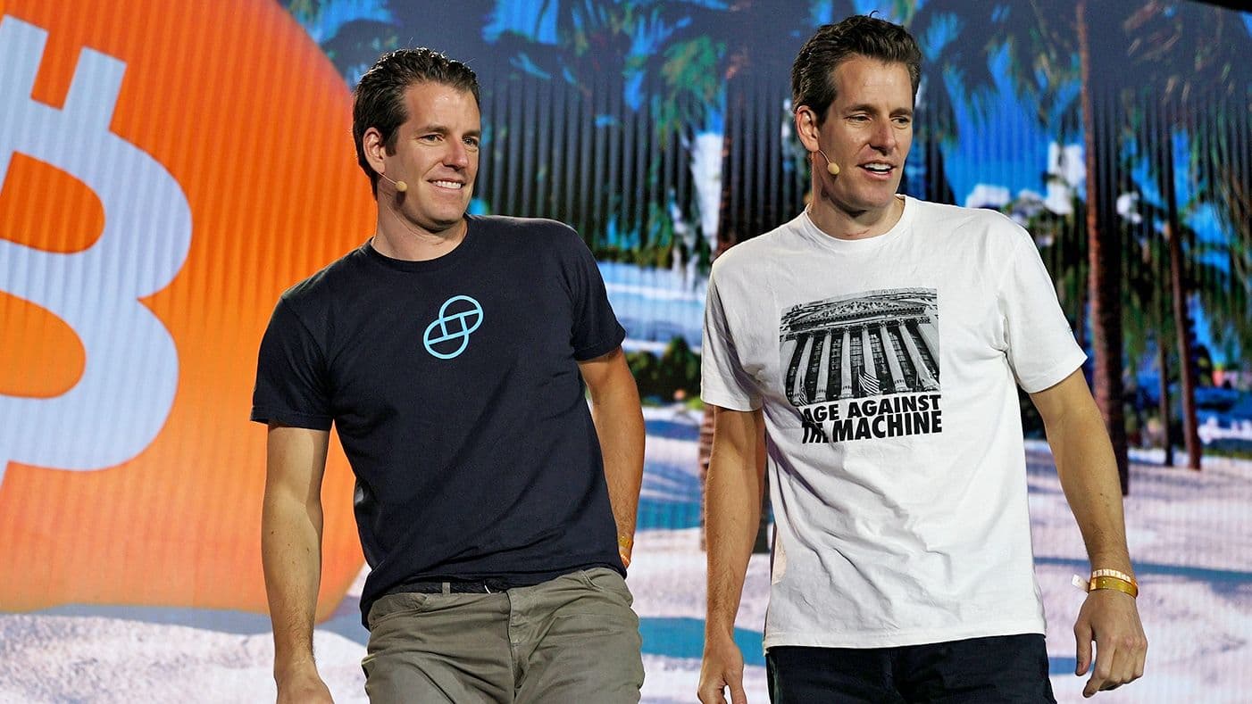 Tyler Winklevoss and Cameron Winklevoss (L-R), creators of crypto exchange Gemini Trust Co. on stage at the Bitcoin 2021 Convention (Joe Raedle/Getty Images)