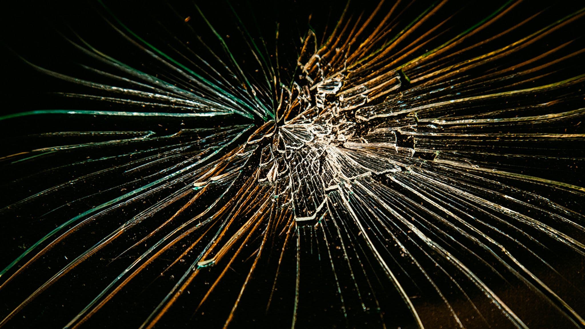 broken glass (Sonny Abesamis/Flickr)