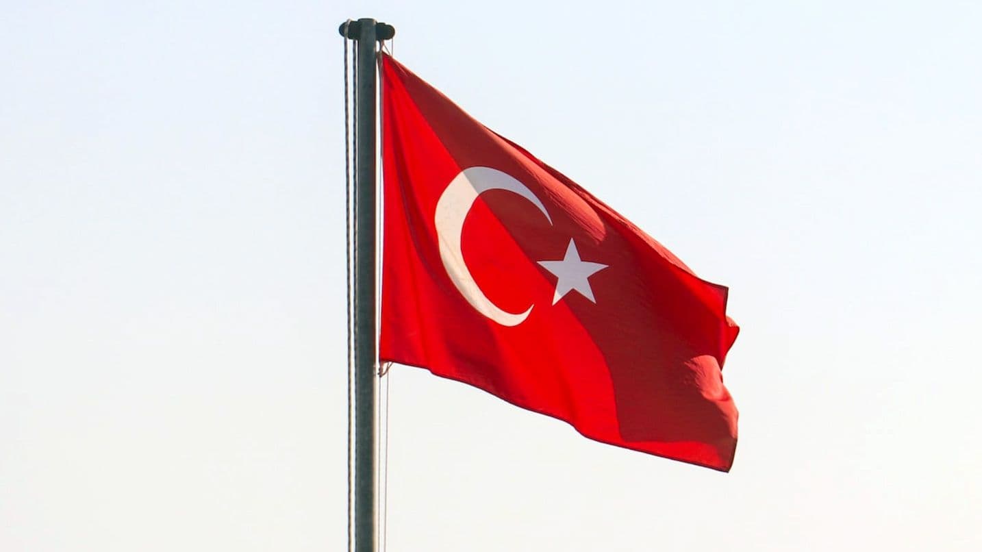 CDCROP: Turkish Flag Turkey (Unsplash)