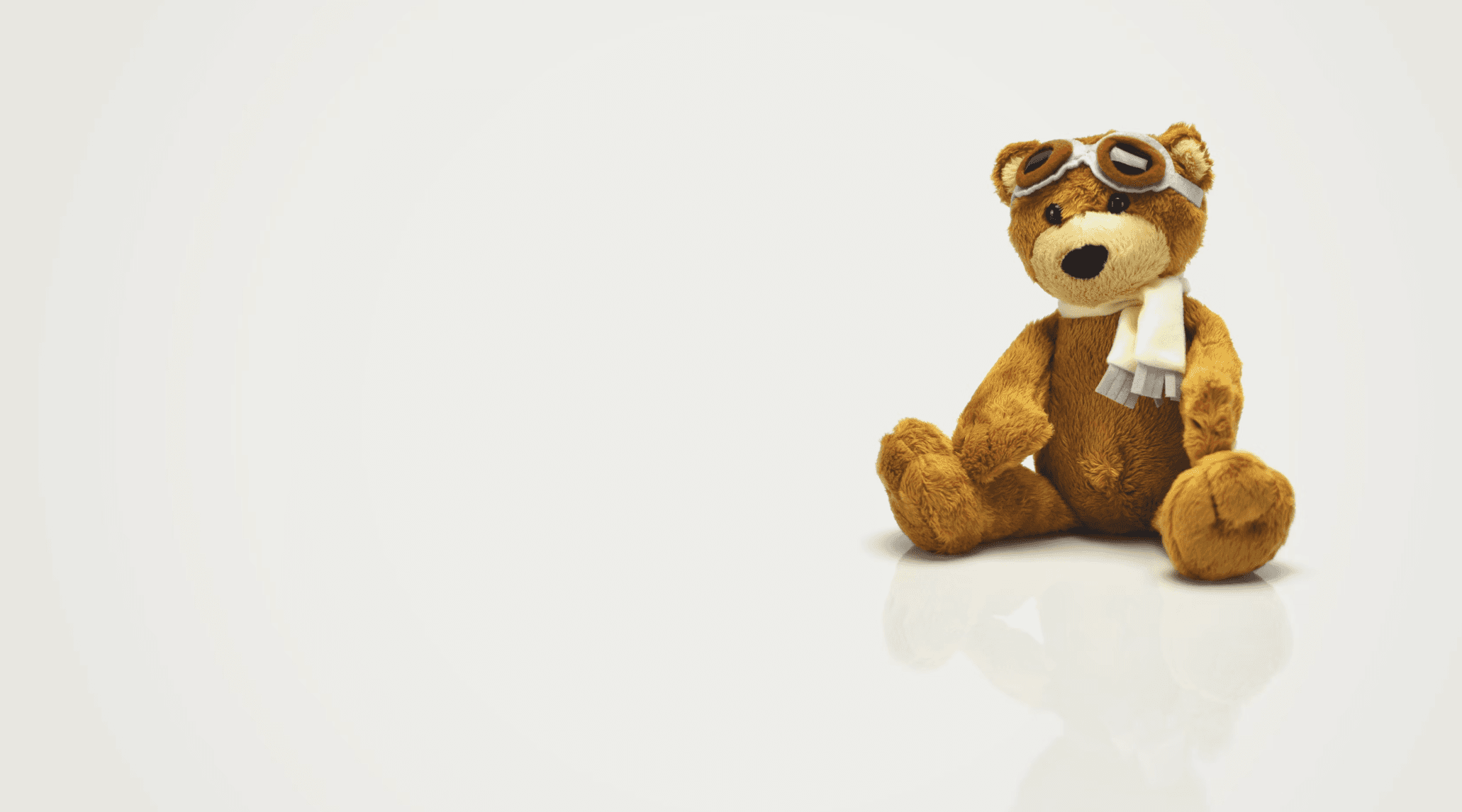 CROP 16:9 toy Teddy bear (Barrett Ward/Unsplash)